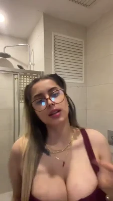 yarencey - Pretty puffy pregnant tits. Cum on them & milk me 🥵