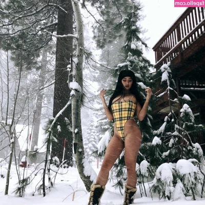 Tiffany Vu [ tiffany-vu ] - Cum play! I'm online