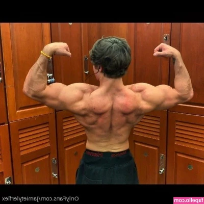 jamietylerflex - How about this view?You being on top of me?🙈😻