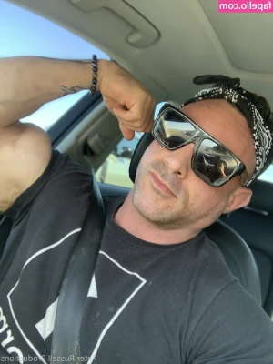 flexcash4 - Wanna give them a squeeze?  Tip 10 on this post for titty pics I took