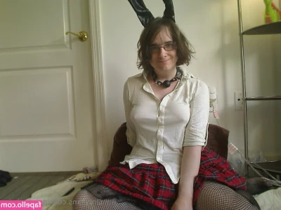 harpermadi_ [ harpermadi-7 ] - Solo video - totally cool video where you can see my pussy close up