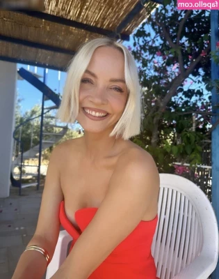 Janin Ullmann - Can I fill your holes with my big dick