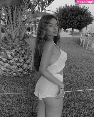 Zoe Liss [ zoe-liss ] - Waiting for you to come chill with me     see more of me here   