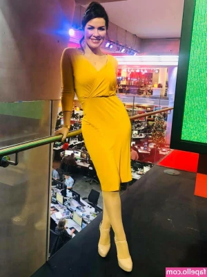Georgina Burnett [ georgina-burnett ] - Lotsa Titty shaking going on :)