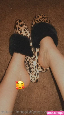 ddaannii_raaee [ ddaannii-raaee ] - Airplane lewds hit different ✈️