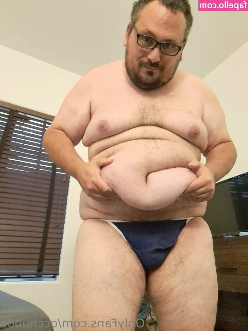 occhuboc - I bet you can’t stop staring 😏 so distracting isn’t it 😉😏