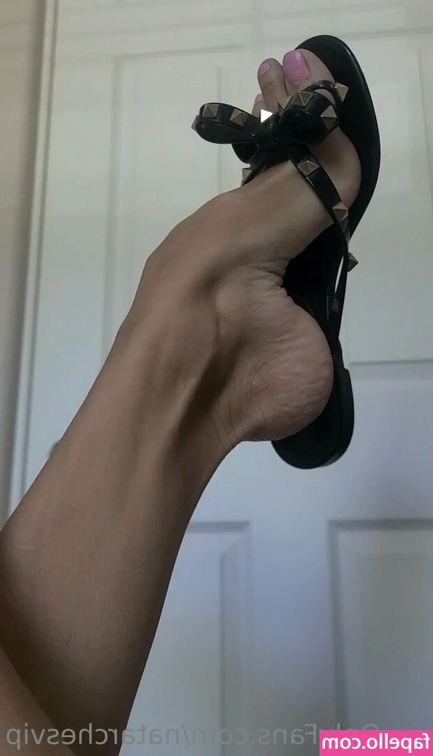 natarchesvip - Full version for the cumming video this week! I do the hairtie