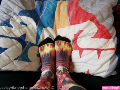 harleyandivysfeet - Pulling my bikini to the side always feels more exciting for some