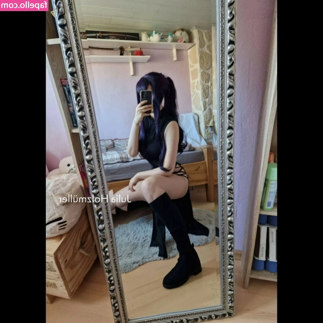Julia Holzmuller [ julia-holzmuller ] - uwu face, back or front? uwu which is ur fav kek