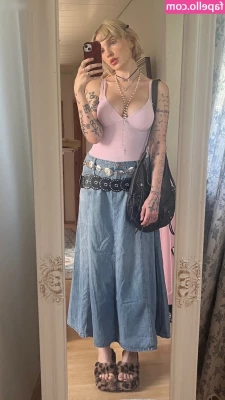 Mia Morgan [ mia-morgan ] - Goood moanin    Can never keep my tittes were they re meant to be