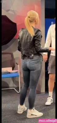 Britta Hofmann [ britta-hofmann ] - lmfao his balls are way bigger than your dick