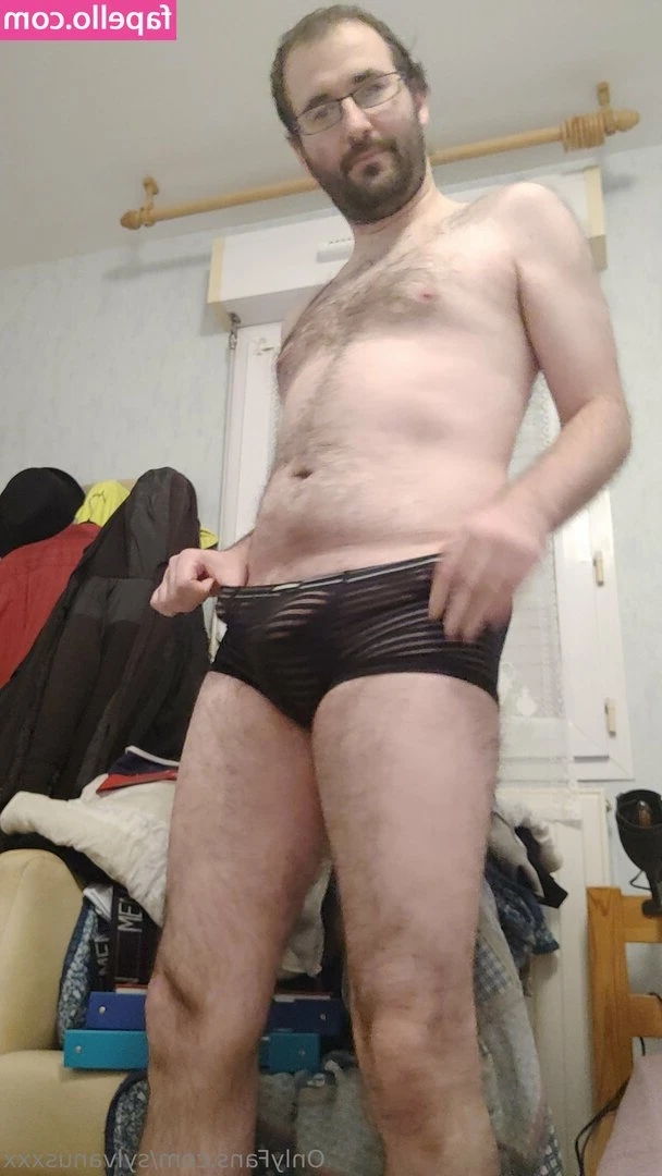 sylvanusxxx - Tell me what type of content you like seeing from me!