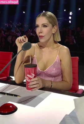 Katherine Ryan [ katherine-ryan ] - Just me  Just smile