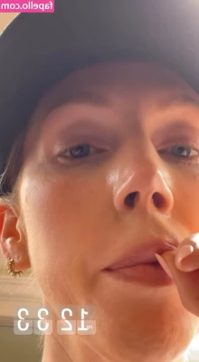 Katherine Ryan [ katherine-ryan ] - part30 5   this is sample  Set of 2 videos  time is 10 00 and 09 04 
