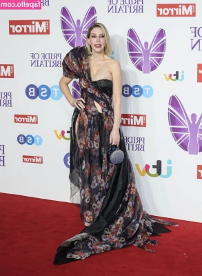 Katherine Ryan [ katherine-ryan ] - I want cocks dripping cum from the content I ll be posting today
