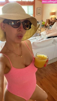Katherine Ryan [ katherine-ryan ] - Rawr 🦖