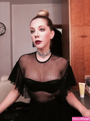Katherine Ryan [ katherine-ryan ] - Stretching my butt. It’s so damn tight