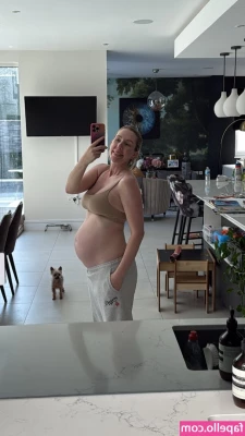 Katherine Ryan [ katherine-ryan ] - Preview of tomorrow s video I m gifting you all for Christmas tomorrow