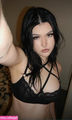 pixiidevv - Little preview 🖤 SQUISH  The full video is 2:13 seconds long 💋