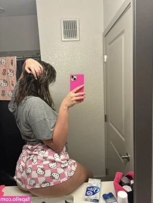 Sierraaa_003 [ sierraaa-003 ] - Would you put my leg on your shoulder? 😈