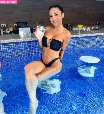 Elena Miras [ elena-miras ] - Where do you want to put your   Looking for all the love  Slide into