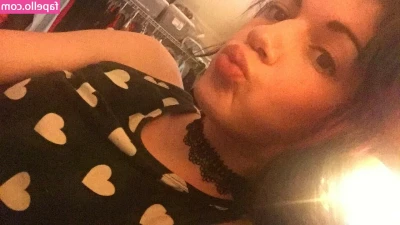 Earthling Gurl [ earthling-gurl ] - This Cinco de Mayo   You Sinko to your knees for My-o cock