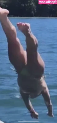 Valentina Pahde [ valentina-pahde ] - Pool party?😈🌊  Check your DMs to watch me cum underwater😏