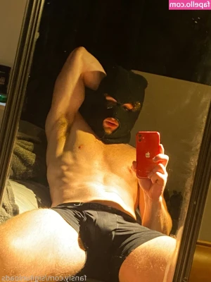 Sigilunloads - #sundayfunday guys check your dms for some naugh-TAY vids