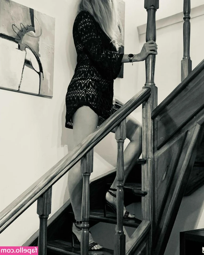 lol_hotwife [ lol-hotwife ] - Shower me in cum!