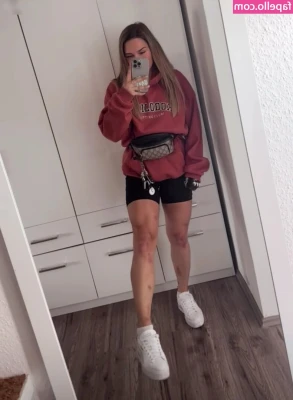 Tina Rühl [ tina-rhl ] - Enjoy this deepthroat from my live show: Live show - 09 March 2023 -