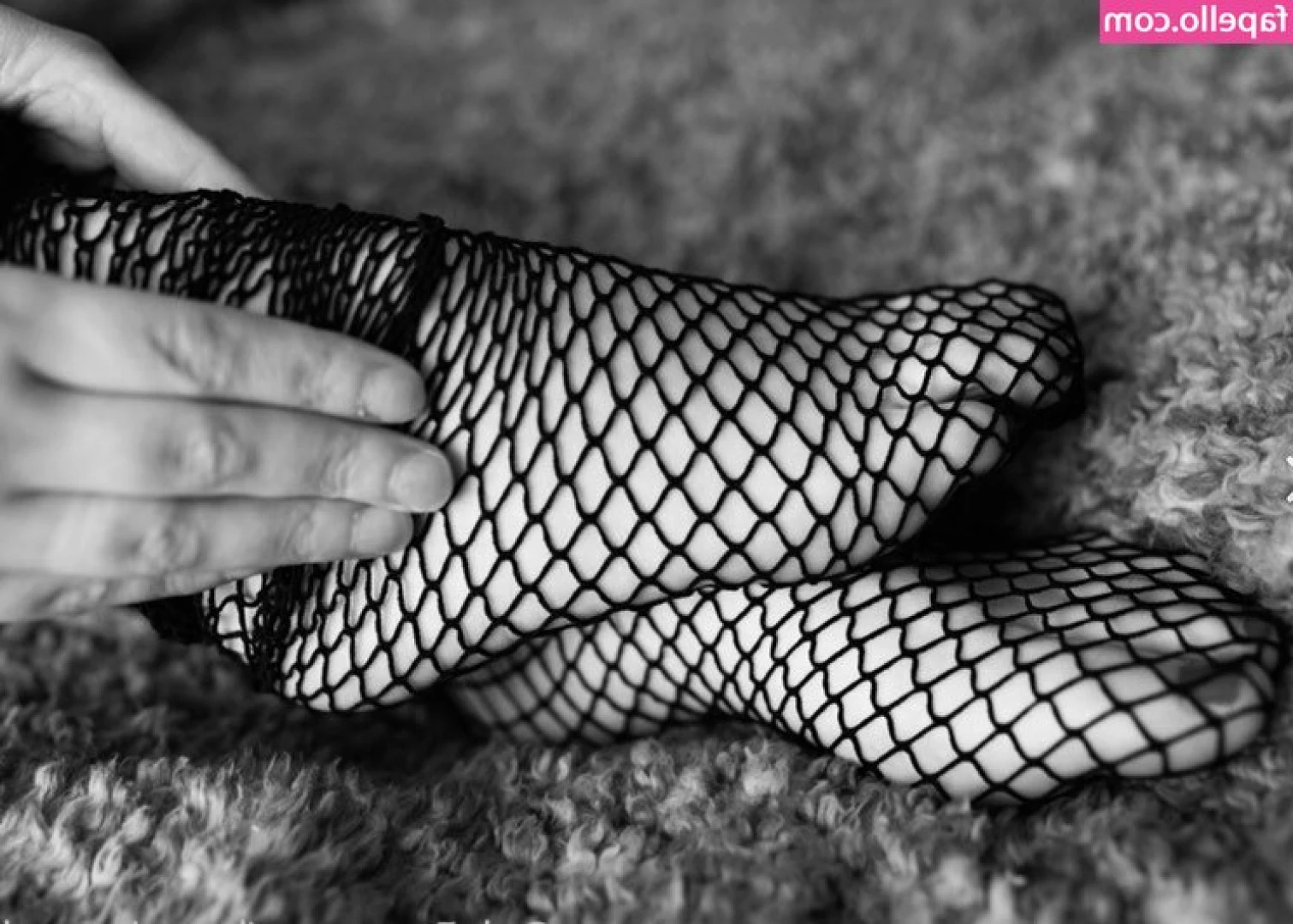 iambonniebi_vip [ iambonniebi-vip ] - Being naughty in my mrs car 😈