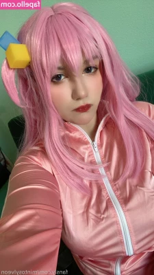 mintosylveon [ mintosylveon-1 ] - Selfie at my fave kava joint :)
