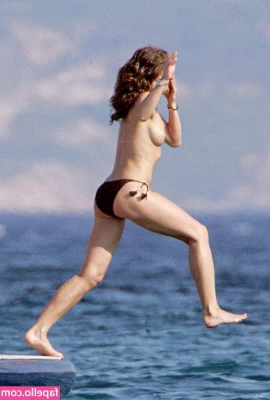 Rebecca Gayheart [ rebecca-gayheart ] - Some recent bts from a fun little cuffed clip.
