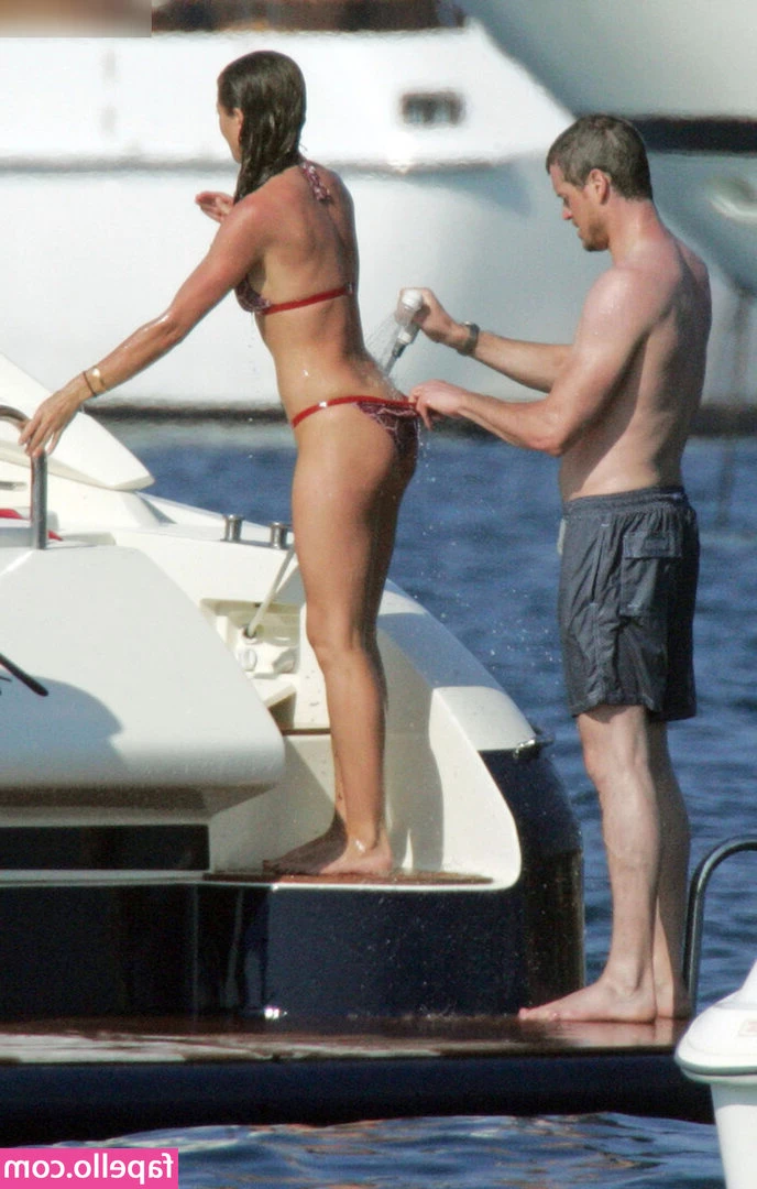Rebecca Gayheart [ rebecca-gayheart ] - No se pero el blanco en pies me encanta