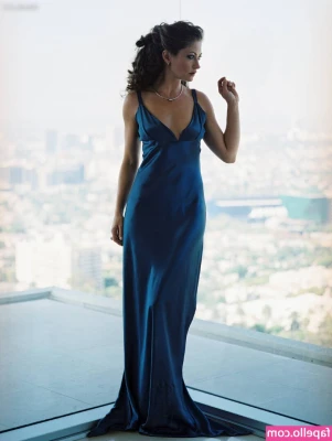 Rebecca Gayheart [ rebecca-gayheart ] - My room is an oven during the day.. 🥵💦 can't do anything in