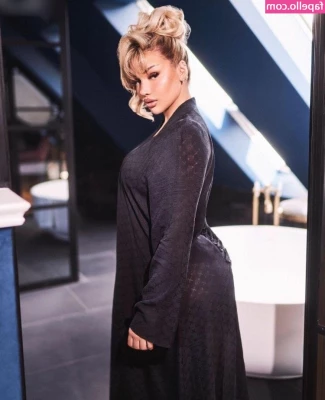 Shirin David [ shirin-david ] - Alguem pra fuder esse cuzinho