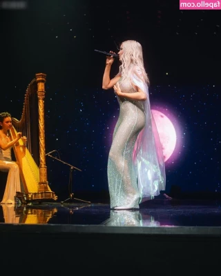Shirin David [ shirin-david ] - ESPECIAL VIDEO to lovers of Feets - Do wanna watch First this video