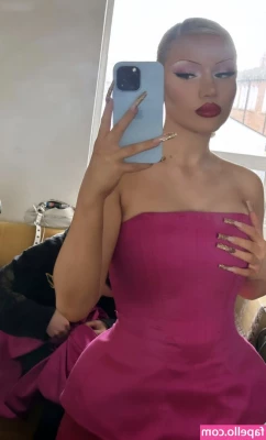 Shirin David [ shirin-david ] - curious if there are any sugar daddies out there  DM me