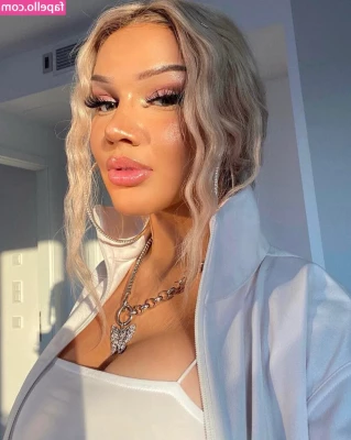 Shirin David [ shirin-david ] - Creamy pussy