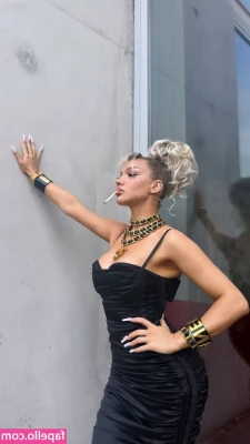 Shirin David [ shirin-david ] - Swipe for the best views and click them to get that thigh gap
