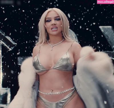 Shirin David [ shirin-david ] - Before & after I noticed my butt was showing under my tiny skirt