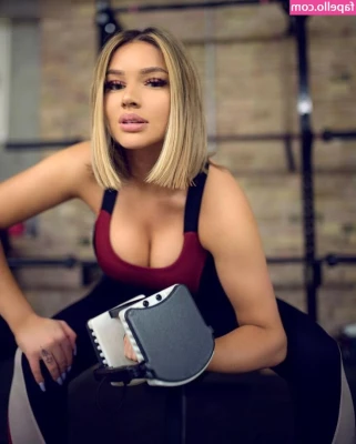 Shirin David [ shirin-david ] - Ooops  A little bit of naked view