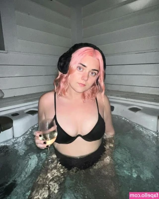 Erin Dougal [ erin-dougal ] - Oops 👀