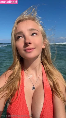 blonde_vivi [ blonde-vivi ] - look at me giving me pleasure
