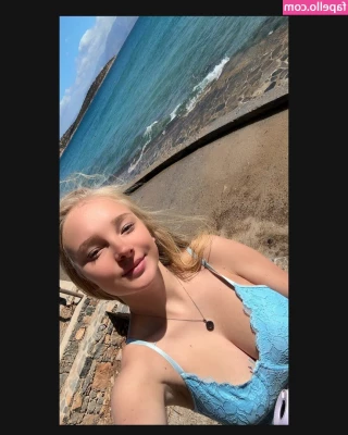 blonde_vivi [ blonde-vivi ] - Your blondie says hi!