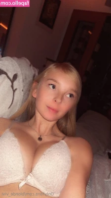 blonde_vivi [ blonde-vivi ] - Make my Valentines Day  come sext with me