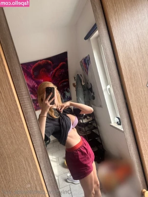 blonde_vivi [ blonde-vivi ] - Dress code  TUTU ONLY    Show me some love before the weekend honeys 