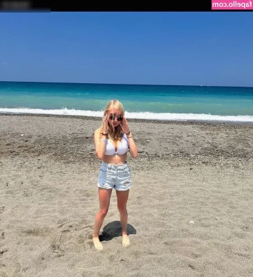 blonde_vivi [ blonde-vivi ] - Oh the fun that Daddy  amp  I have
