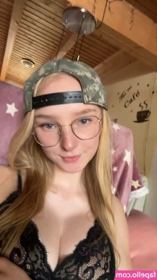 blonde_vivi [ blonde-vivi ] - Indulge Your Desires: Royal Fetish Invites You to "Kink In Costa Rica
