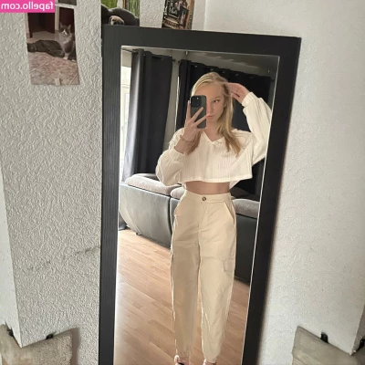 blonde_vivi [ blonde-vivi ] - I love this outfit so much! I feel adorable and breedable as FUCK!!!